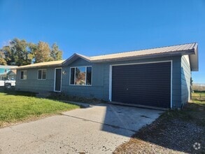Building Photo - 1710 Shamrock St