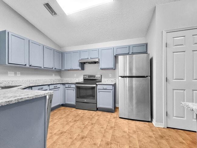 Building Photo - 7735 Vandalay Dr