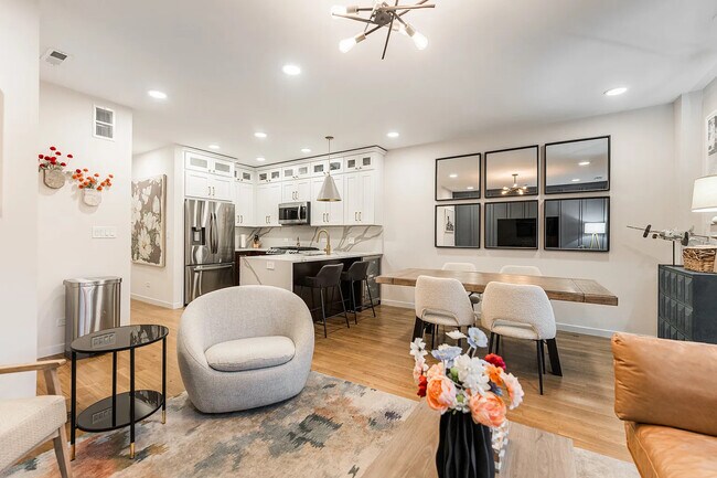 Foto del edificio - 1703 W Chicago Ave