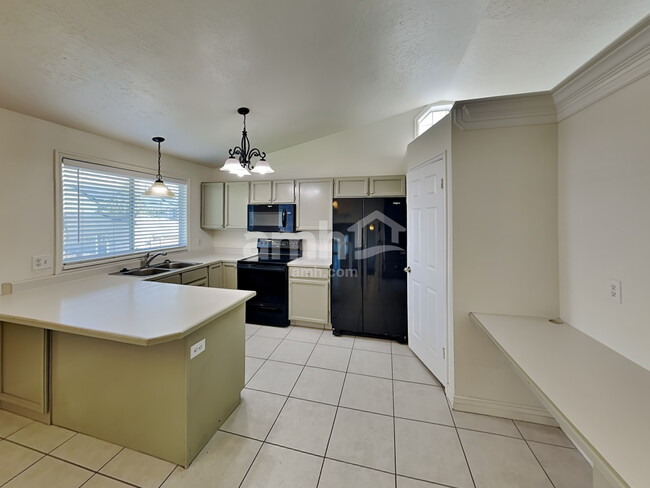 Building Photo - 5544 Lopalena Cir