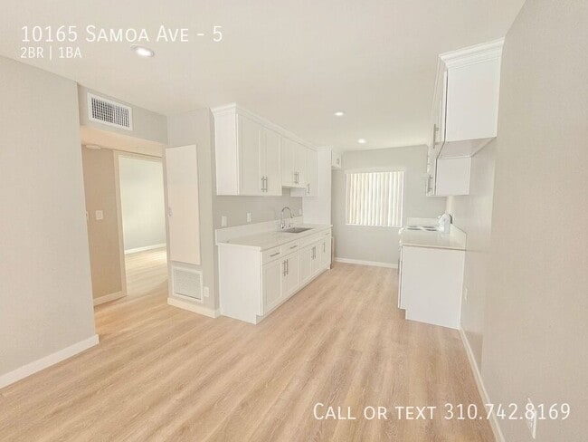 Building Photo - 10165 Samoa Ave