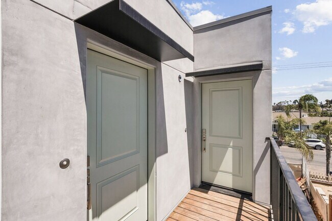 Building Photo - 1259 Lincoln Ave