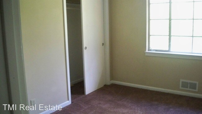 Foto del edificio - 2716 Wood Dr NE