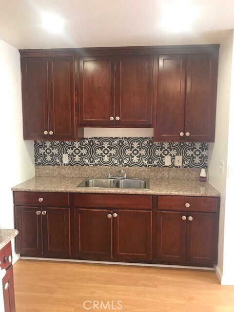 Foto principal - 524 W 81st St