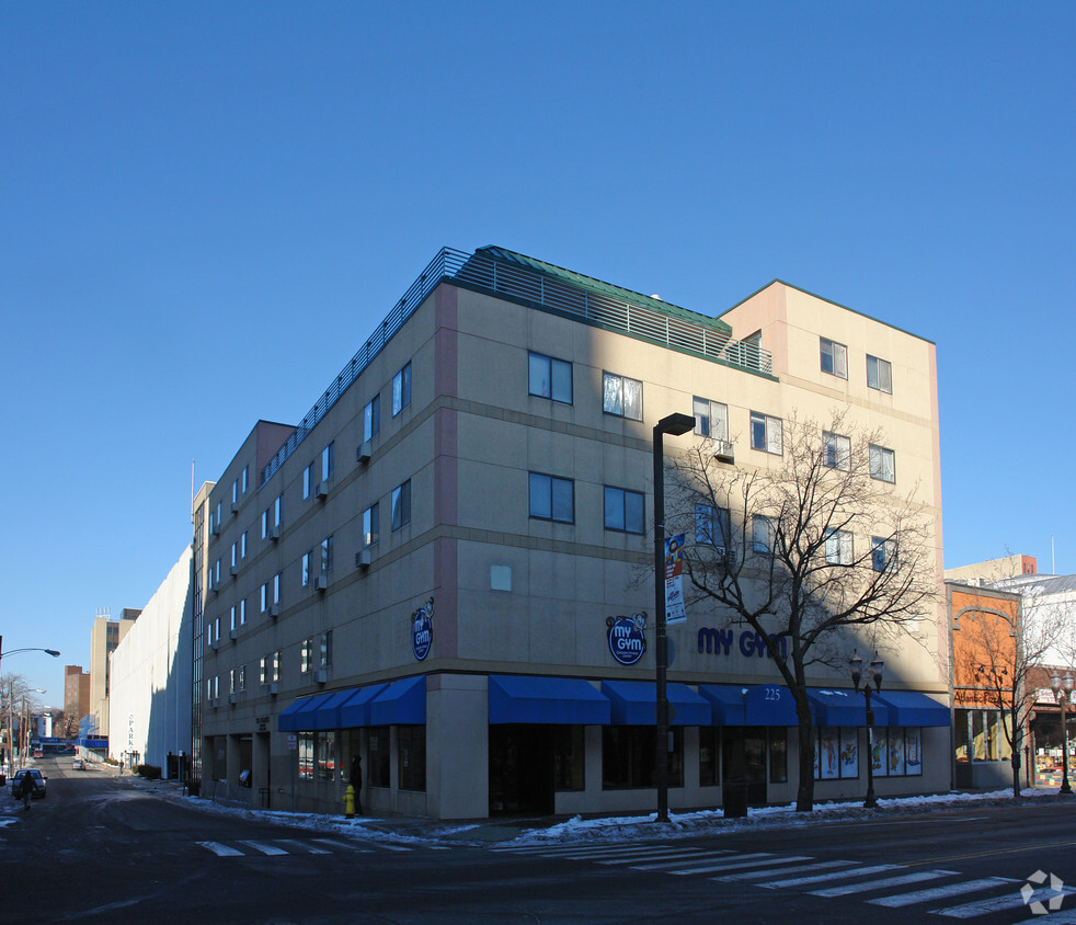 Building Photo - 225 Atlantic St