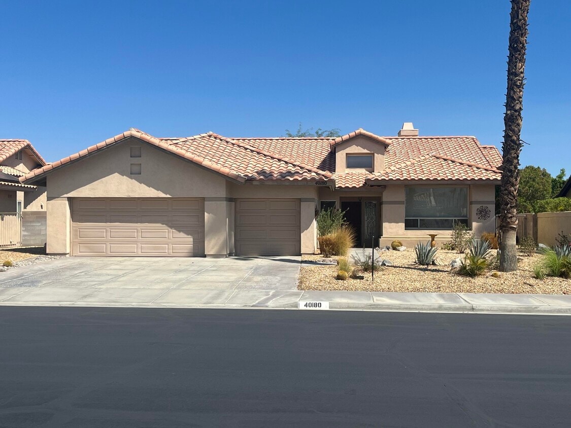 Foto principal - 40180 Eastwood Ln