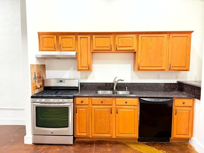 Foto del edificio - 1774 N Main St