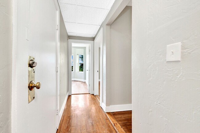 Foto del edificio - 73 Almont St