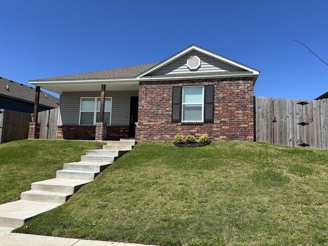 Building Photo - 1075 S Nighthawk Ln