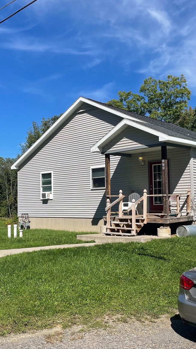 Building Photo - 175 Kendall Ave