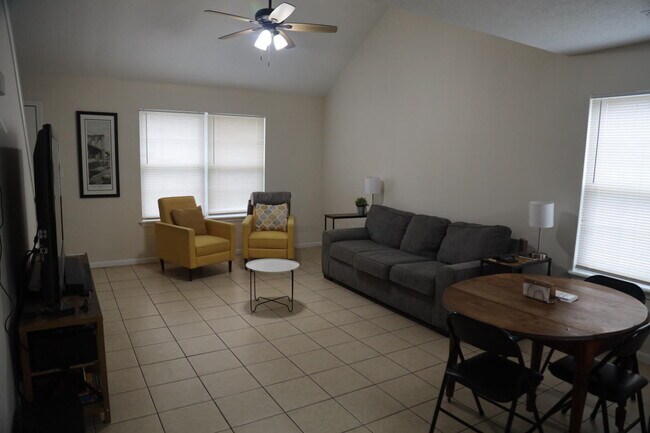 Foto del edificio - 4306 Derby Ridge Dr