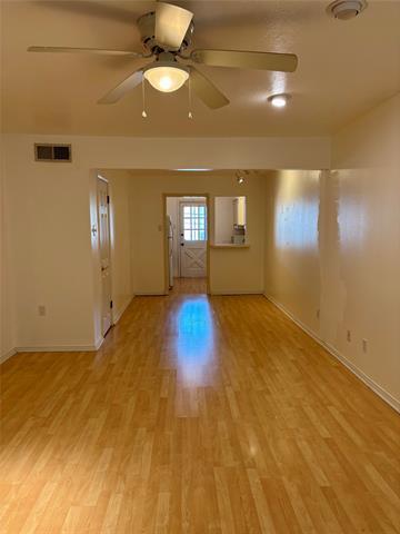 Foto del edificio - 4211 Newton Ave