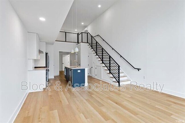 Foto del edificio - 615 Daniels St