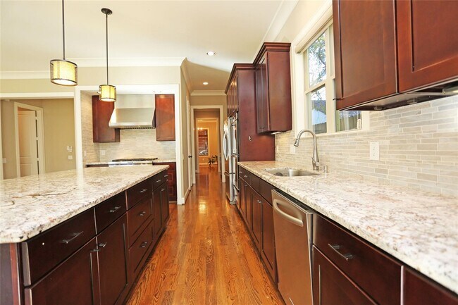 Foto del edificio - 1611 Wakefield Dr