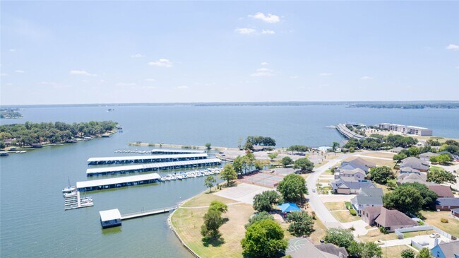 Foto del edificio - 6883 Kingston Cove Ln