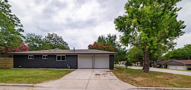 Foto del edificio - 7300 Fred Morse Dr