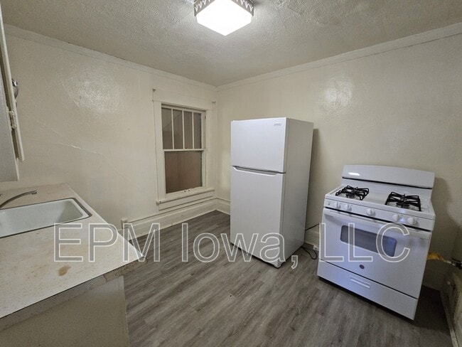 Building Photo - 120 1/2 Harrison Street