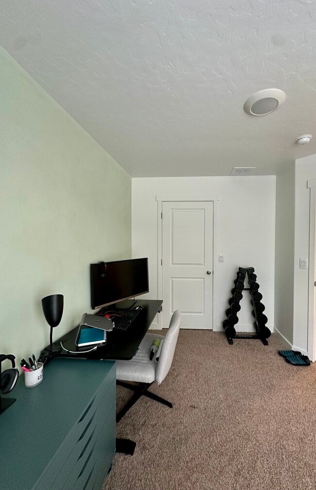 Building Photo - 1146 W 340 S