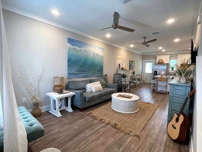 Rental NOT Furnished. Previous Occupant's Furnishings. - 44 N Sand Palm Rd