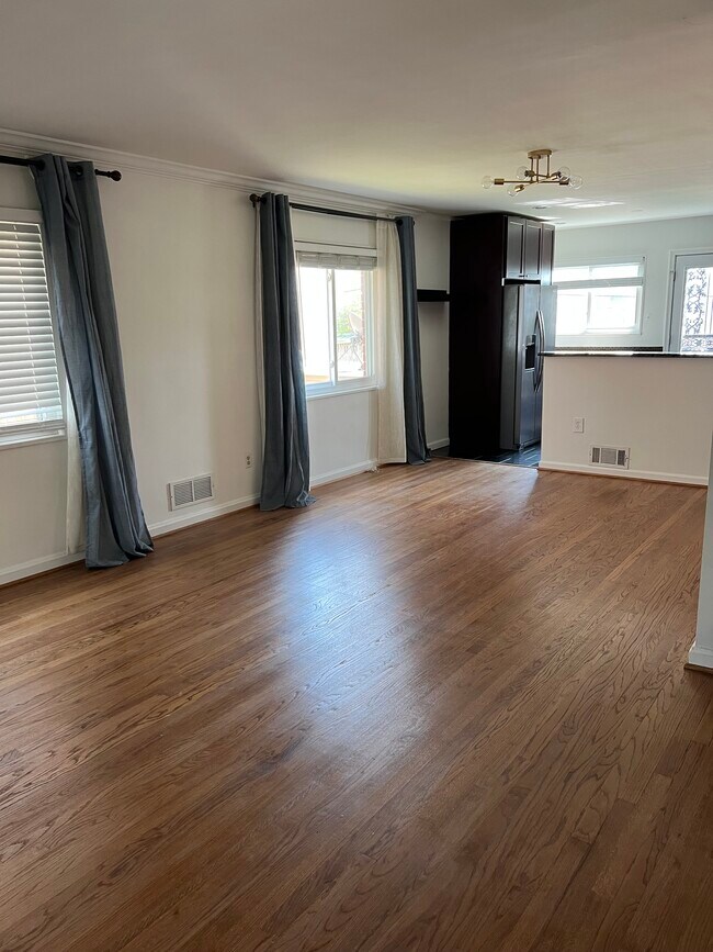 Foto del edificio - 5296 Chillum Pl NE