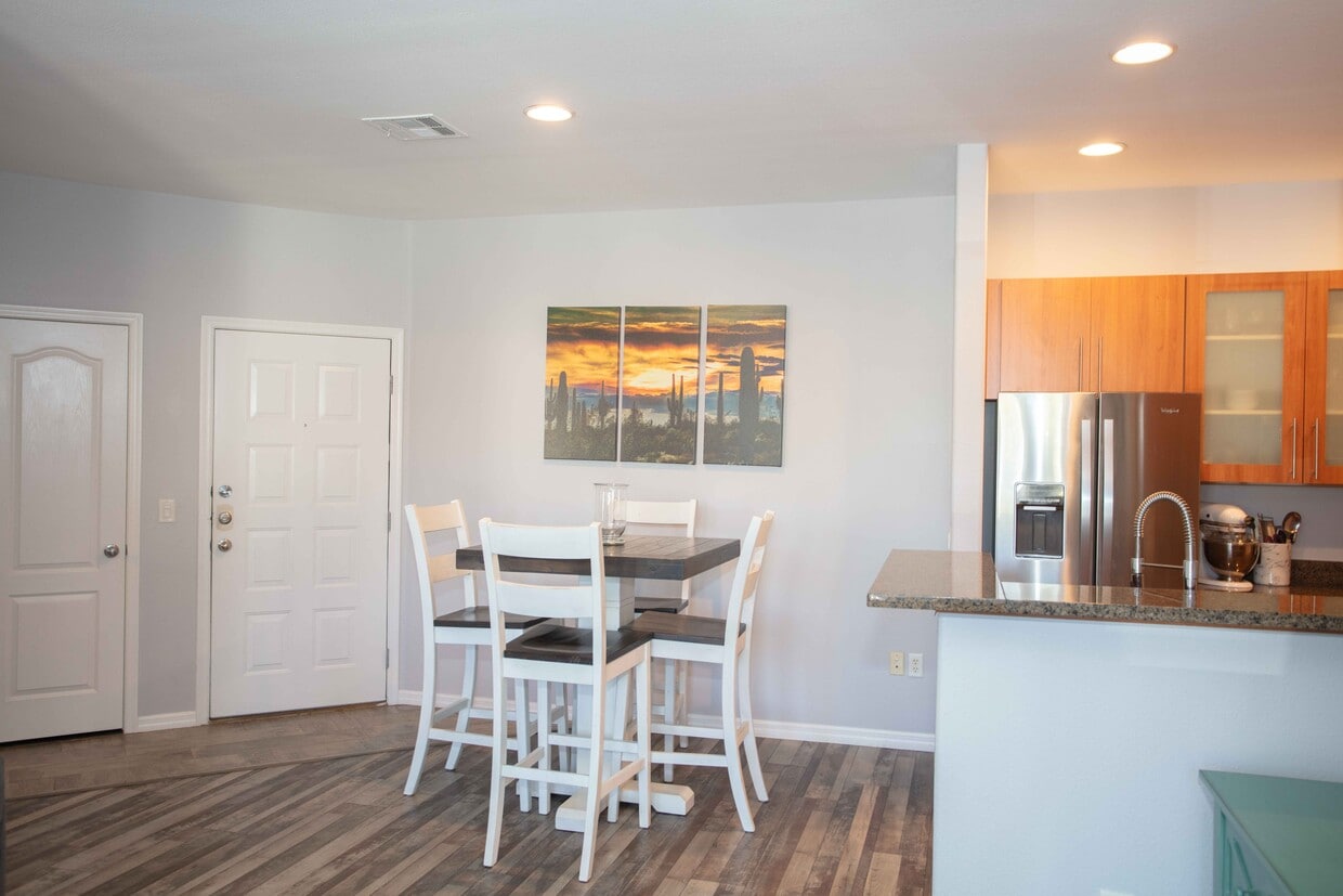 Foto principal - 6900 E Princess Dr