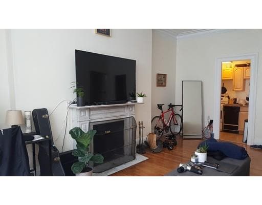 Building Photo - 148 Marlborough St