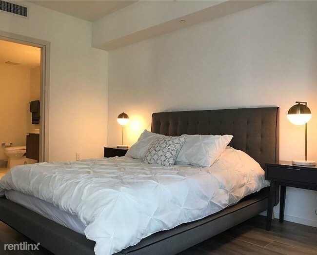 Building Photo - 1 br, 2 bath  - SLS Lux SLS