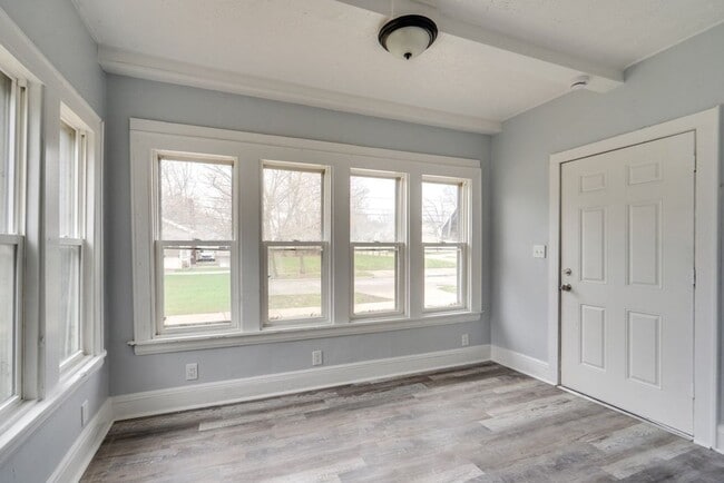 Building Photo - 614 Madison Ave