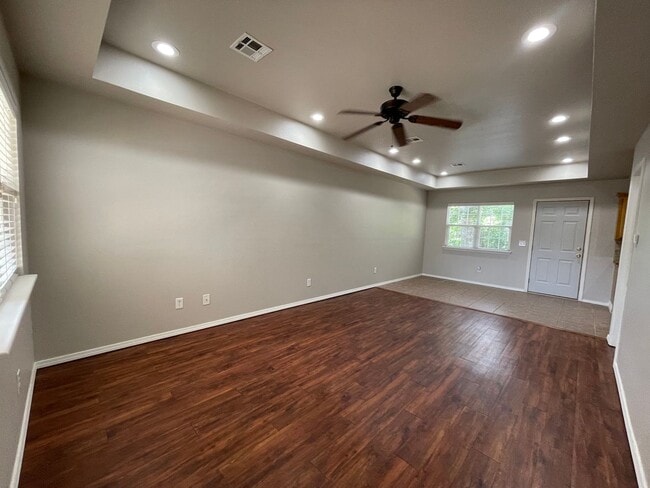 Building Photo - Spacious 3-Bed, 2.5-Bath Fourplex with Gar...