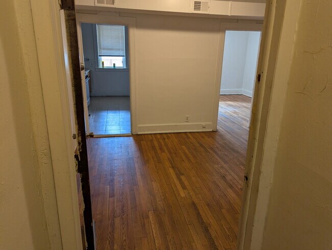 Building Photo - 3441 Gratiot Ave
