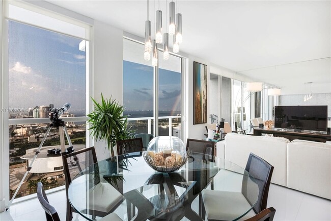 Foto del edificio - 244 Biscayne Blvd