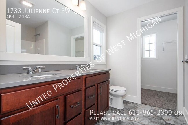 Building Photo - Available Now | 4 Bedroom 2.5 Bathroom Sin...