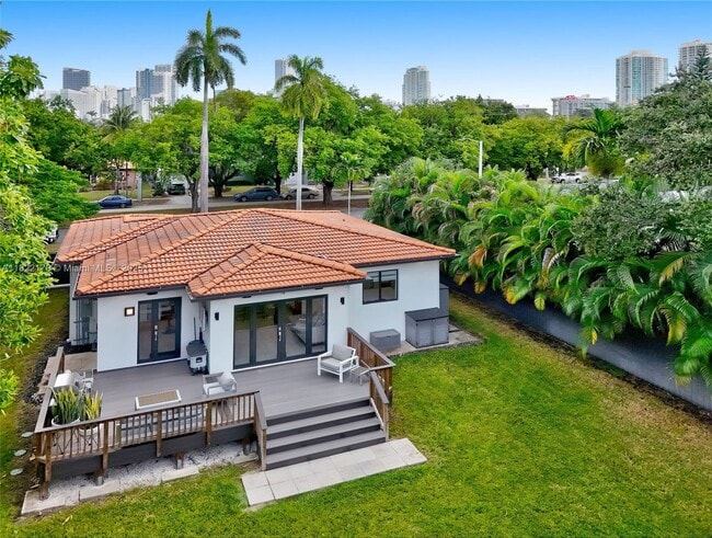Foto del edificio - 130 SW 25th Rd