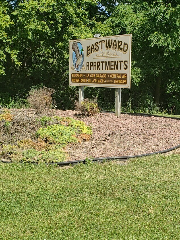 Entrance Sign - 801 E Clay St