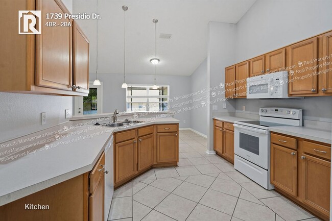 Foto del edificio - 1739 Presidio Dr