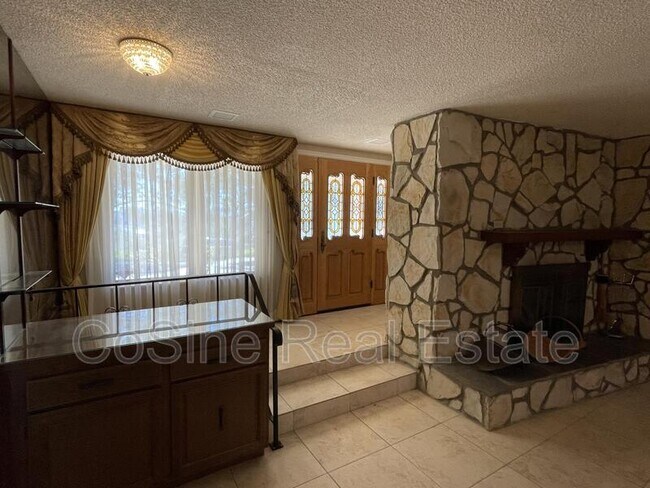 Foto del edificio - 2665 Kauana Loa Dr