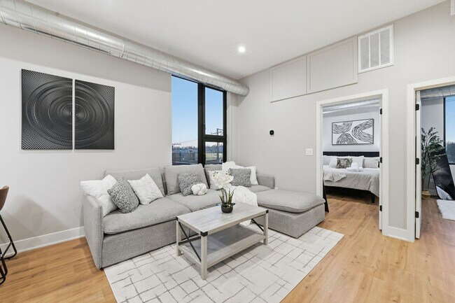 Building Photo - 6044 N Winthrop Ave