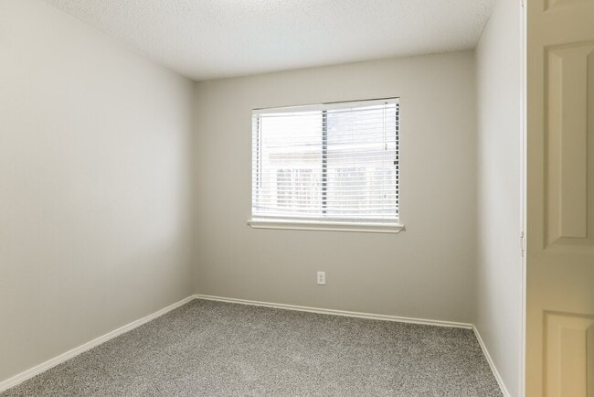 Foto del edificio - 4303 Hawk Meadow Dr