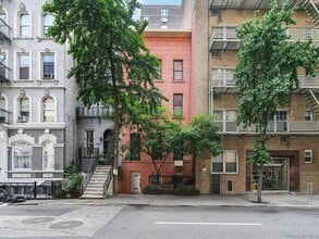 Building Photo - 322 E 50th St