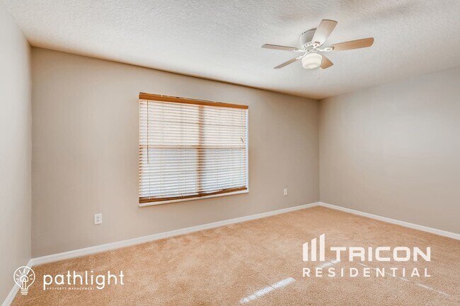 Foto del edificio - 10239 Newminster Loop