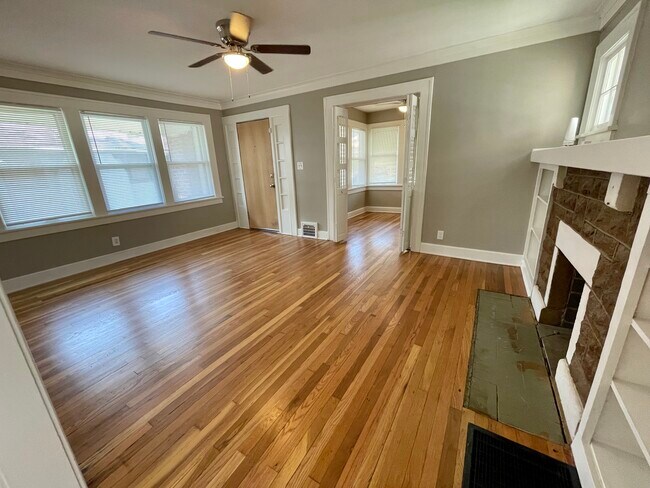 Building Photo - 4039 Paseo Blvd