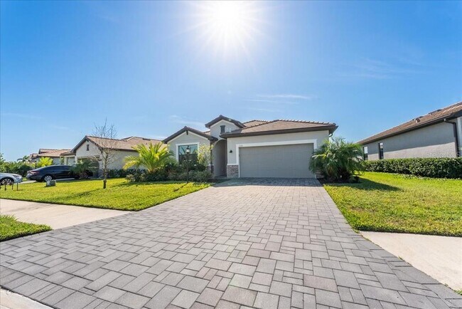 Foto del edificio - 5161 Coral Reef Wy