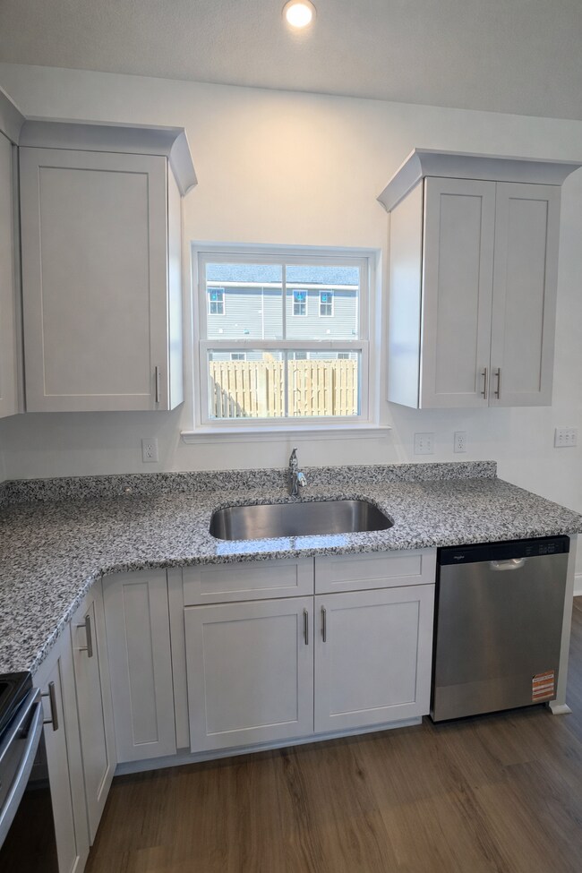 Foto del edificio - 96 Beaumont Dr