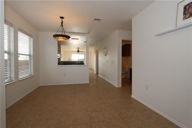 Foto del edificio - 9013 Southwick Dr