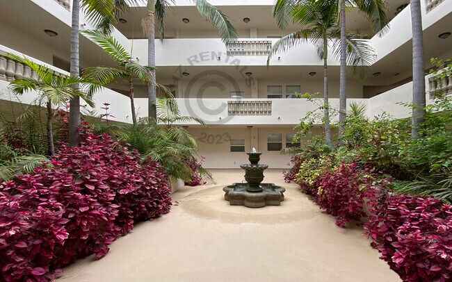 Foto del edificio - 12140 Moorpark St