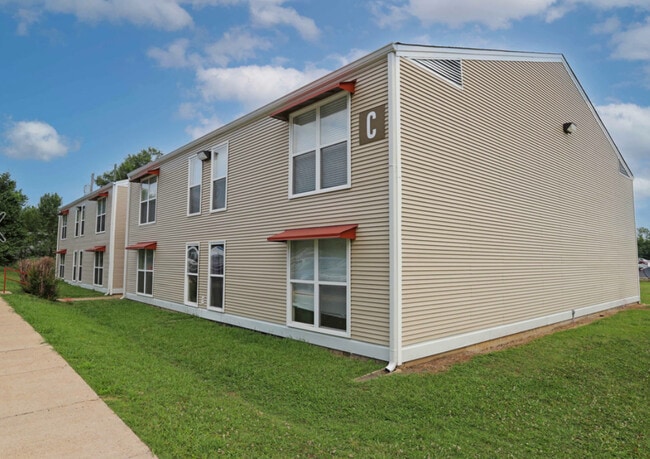 Building Photo - Quail Run at Meadow Springs
