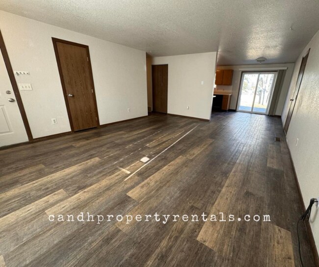 Building Photo - 3361 Canyon Dr