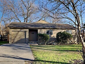 Building Photo - 4725 Dilworth Ct
