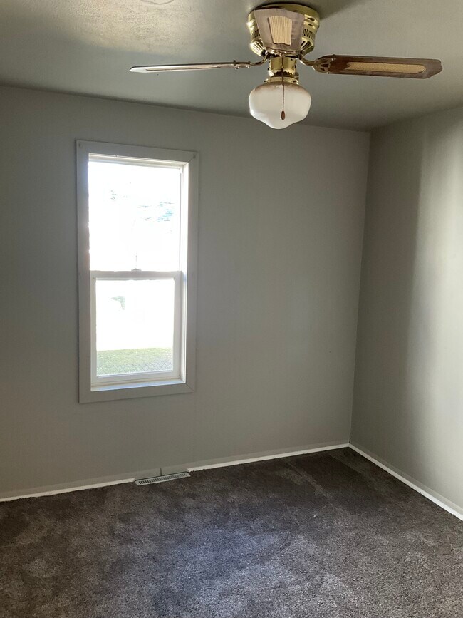 Foto del edificio - 407 N Vine Ave