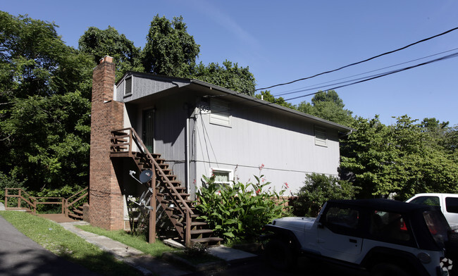 Building Photo - Red Bud Apartments